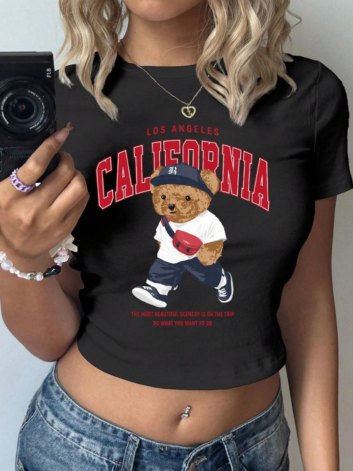 Damen Crop-T-Shirt mit verspieltem Bärenmotiv und modischem Schriftzug Drune