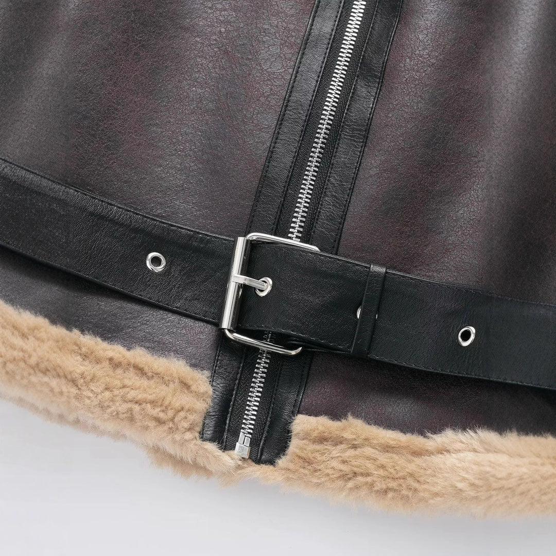 Damen nan cropped Aviatorjacke mit Bundgürtel, sichtbarer Metallreißverschluss und Teddyfutter Drune