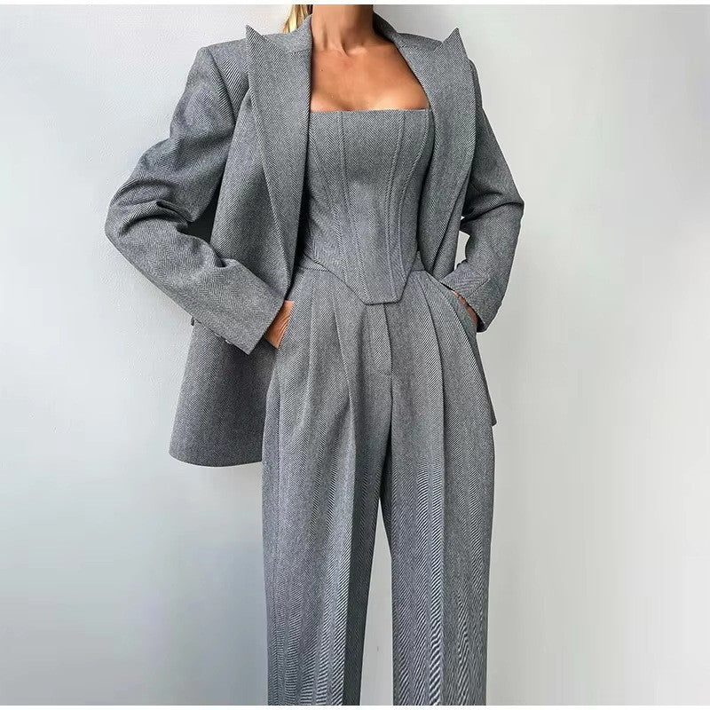 Damen Blazer-Anzug mit figurbetontem Oberteil und weiten Beinen Drune