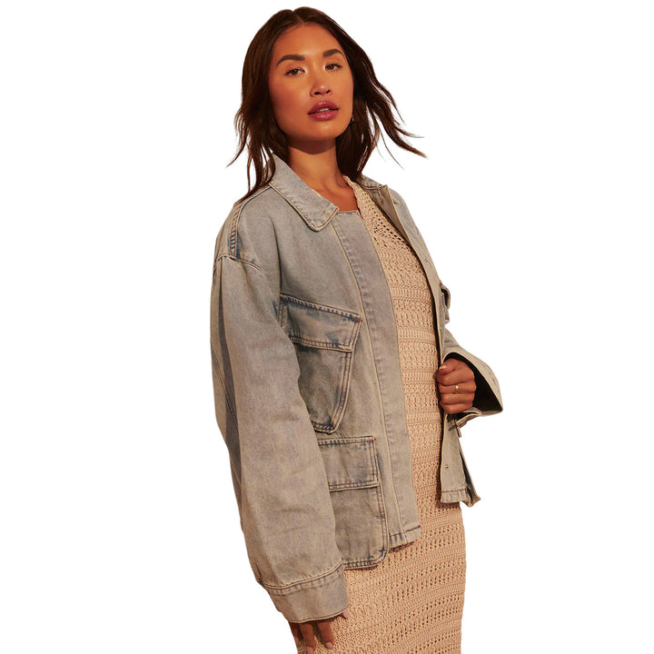 Damen Oversize-Utility-Denimjacke mit großen Pattentaschen und knöpfbarer Front Drune
