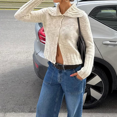 Damen Kurze Strickjacke mit rückseitiger Knopfleiste und weitem Umlegekragen Drune
