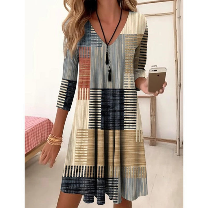 Damen V-Ausschnitt Freizeitkleid mit floraler Gestaltung und seitlichen Taschen Drune