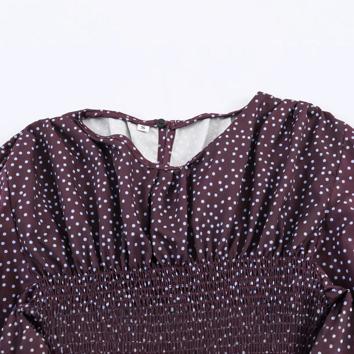 Damen Gepunktete Carmen-Bluse mit Smok-Taille und voluminösen Ballonärmeln Drune