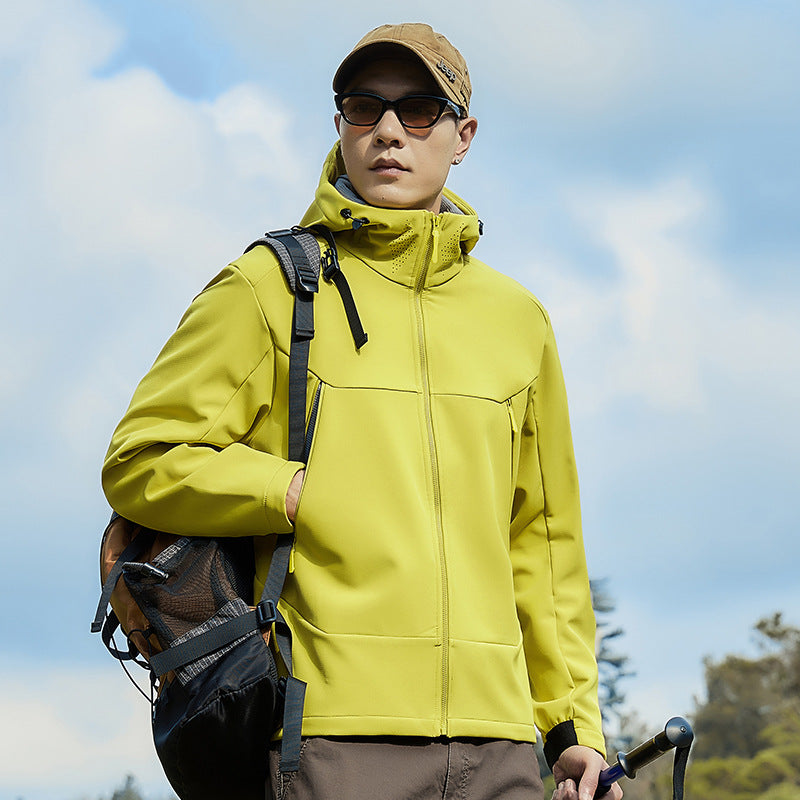 Herren Softshell-Funktionsjacke mit hohem Thermokragen, Kapuze und wasserabweisenden Reißverschlüssen Drune