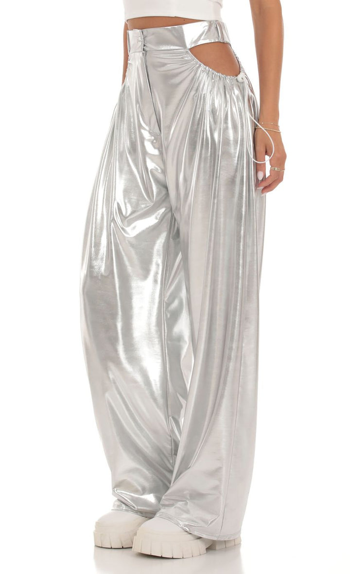 Damen High-Waist Baggy-Hose mit Cut-Out-Details und glänzendem Finish Drune