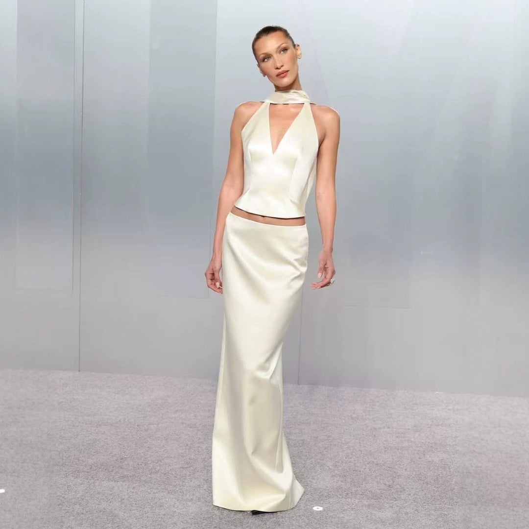 Damen Elegantes Maxikleid mit tiefem V-Ausschnitt und figurbetontem Schnitt Drune