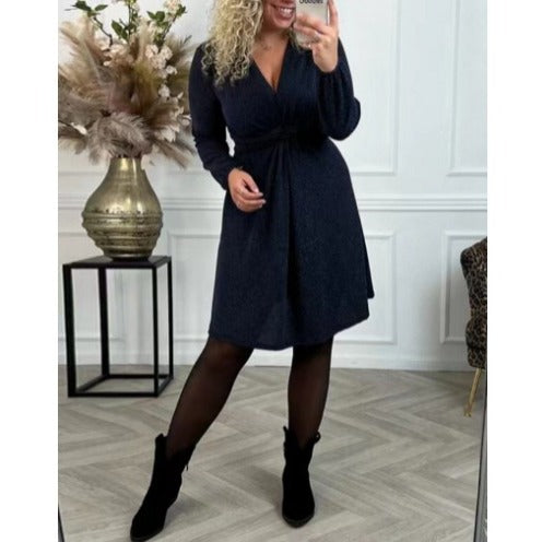 Damen nan knielanges V-Ausschnitt-Kleid mit geraffter Taillenpasse aus leichtem Glanzstrick Drune