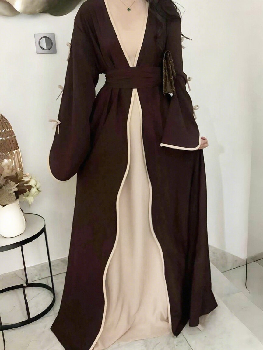 Damen nan elegante Abaya-Kaftan mit weitem Trompetenärmel, kontrastierender Passe und Wickelgürtel Drune