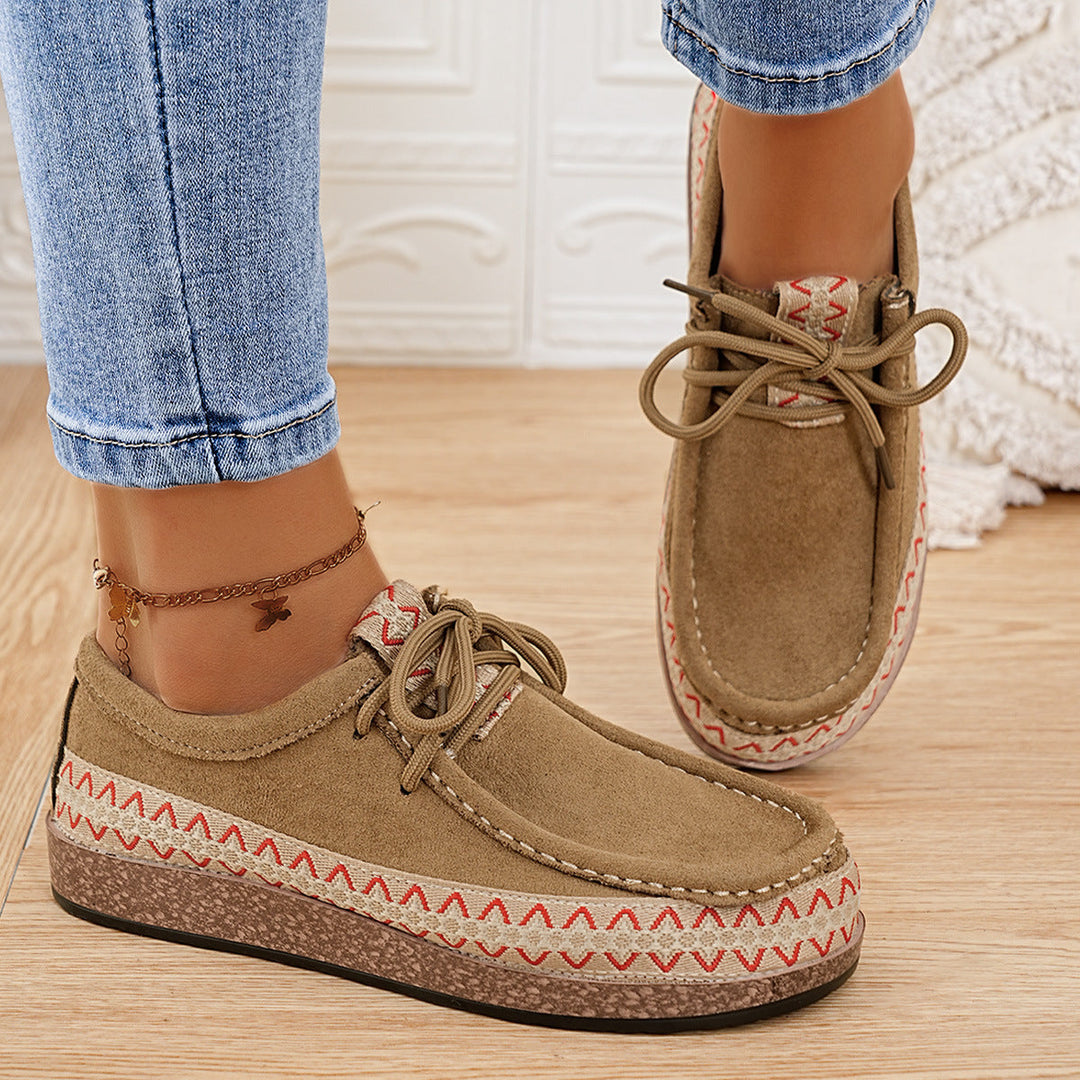 Damen Mokassins mit handgenähtem Design von Drune