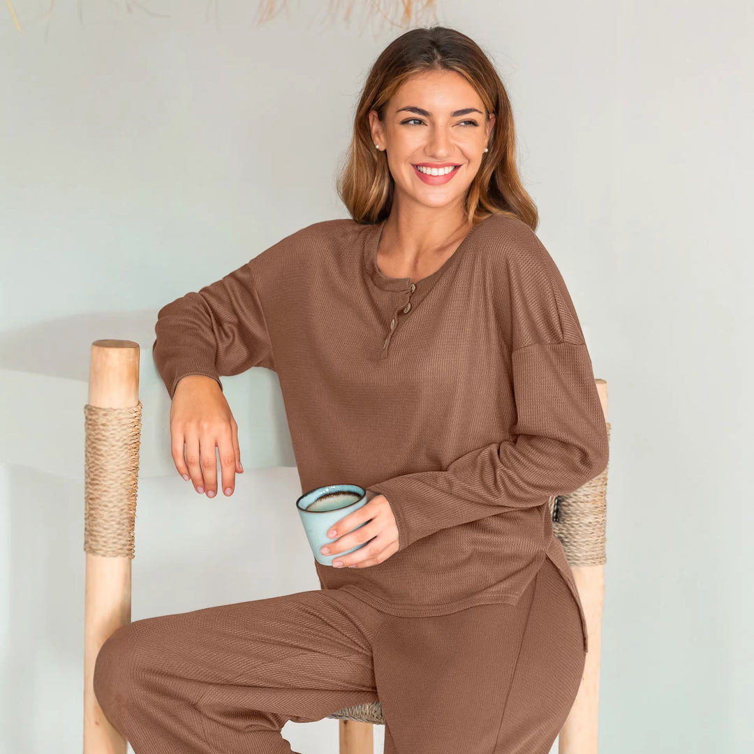 Damen lässiges Lounge-Kombinationsset aus hochwertigem Waffelmaterial mit Knopfleiste und weitem Schnitt Drune