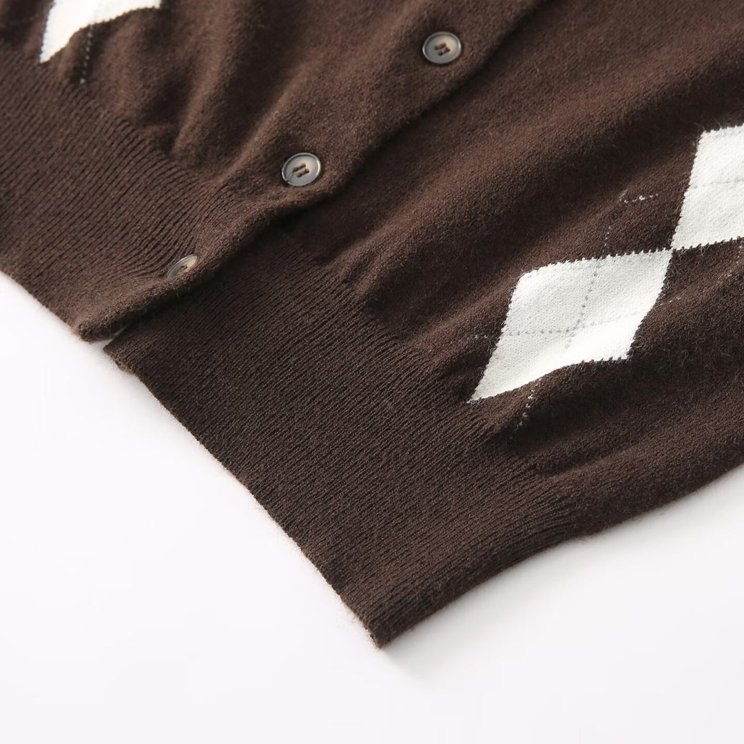 Damen Strickjacke mit modernem Rautenmuster und Knopfverschluss Drune