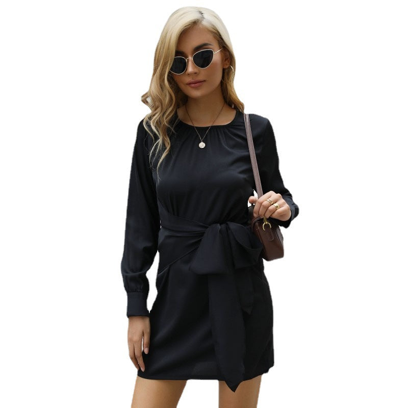 Damen Satin-Minikleid mit langen Ärmeln, Taillengürtel und Rundhalsausschnitt Drune