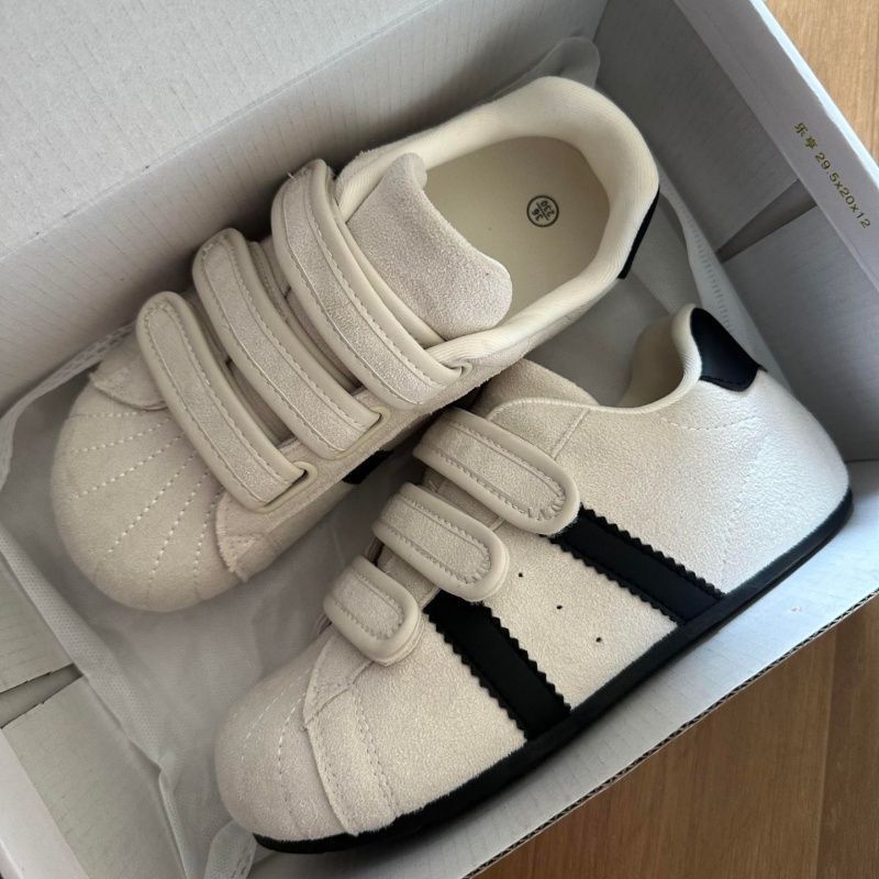 Damen Sneakers mit praktischem Klettverschluss und weichem Wildleder-Obermaterial Drune