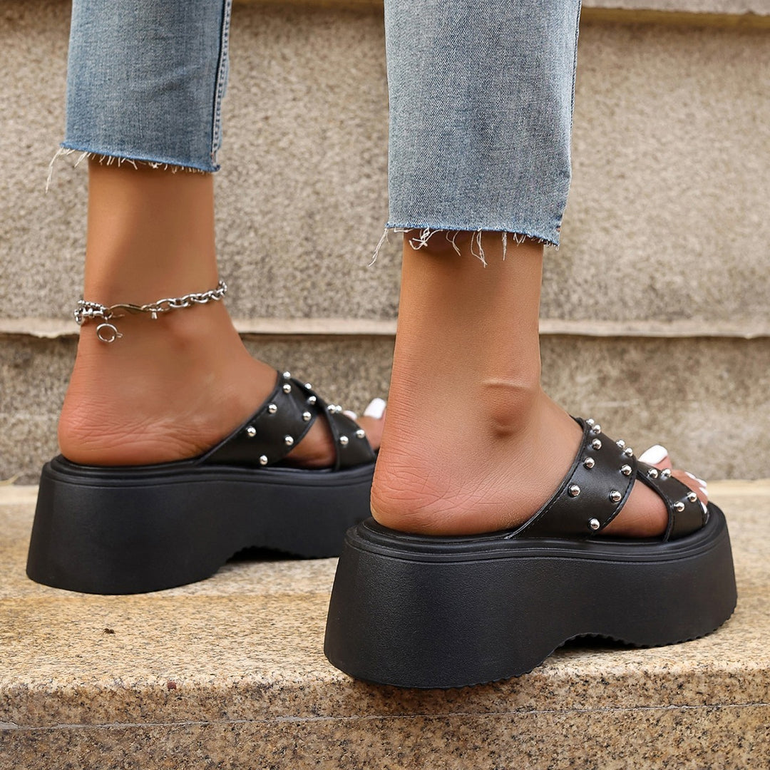 Damen Plattform-Sandalen mit Nieten-Design Drune