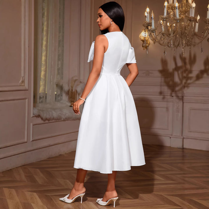 Damen Elegantes Kleid mit weitem Rock und Schulterdetails Drune