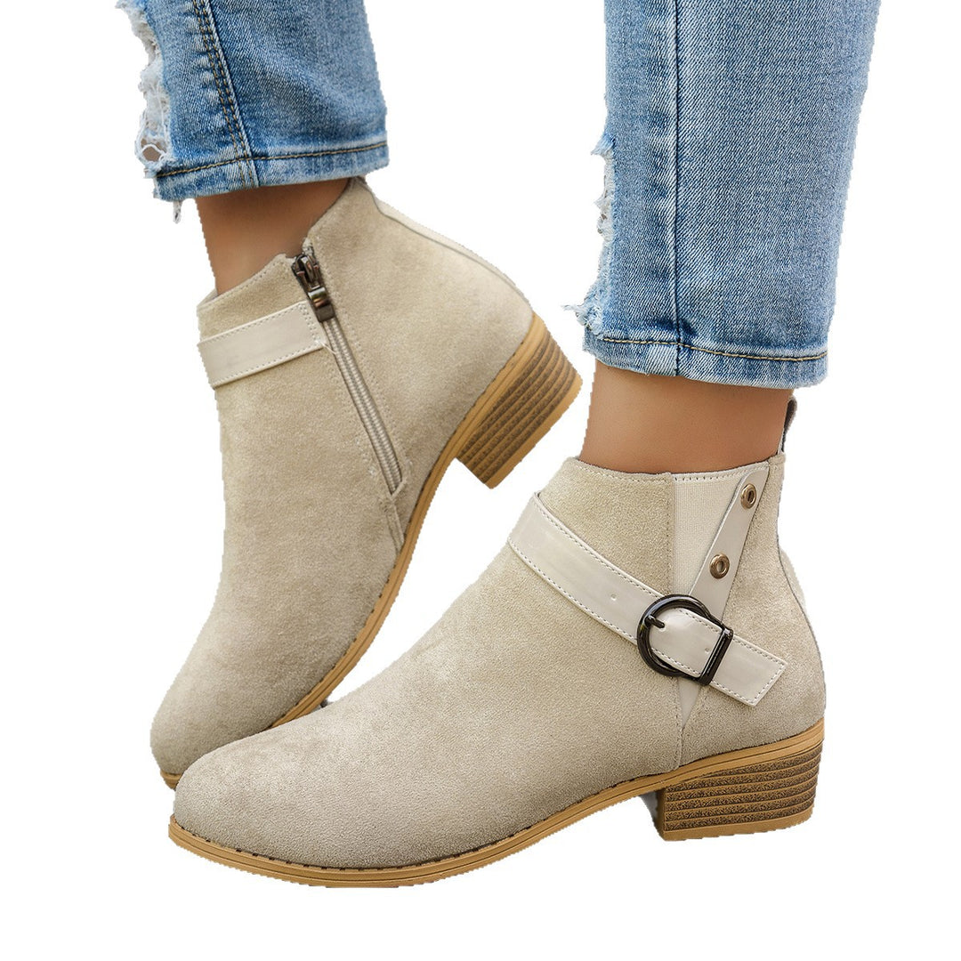Damen Kurzschaft-Stiefelette aus Wildlederoptik mit seitlichem Reißverschluss und Ziergurt Drune