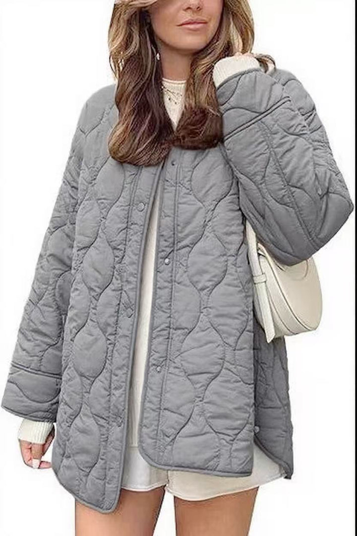 Damen gesteppte Oversize-Steppjacke mit Druckknopfleiste und gerundetem Saum Drune