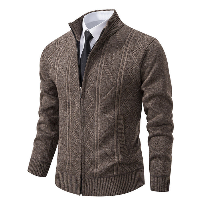 Herren Strickjacke mit modernem Zopfmuster Drune