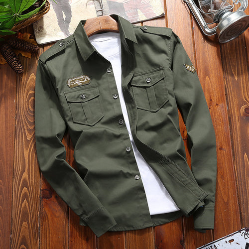 Herren Militärisch inspirierte Hemdjacke mit Epauletten, Brusttaschen und schmaler Passform Drune