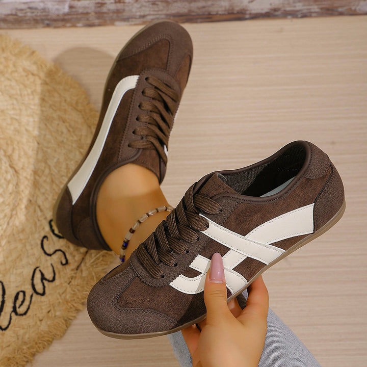Damen Retro-Runner Slim Sneaker mit flacher Gummisohle und Zierstreifen Drune