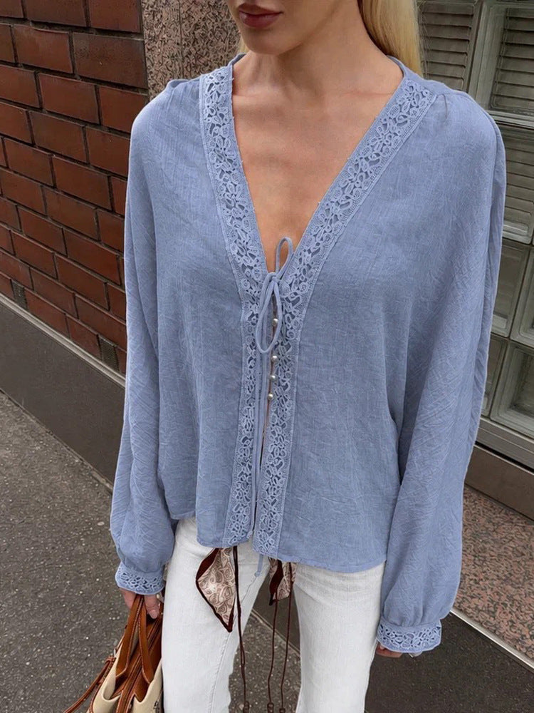 Damen Leichte V-Ausschnitt-Spitzenbluse mit Bindeband, Perlendetail & Volumenärmeln Drune