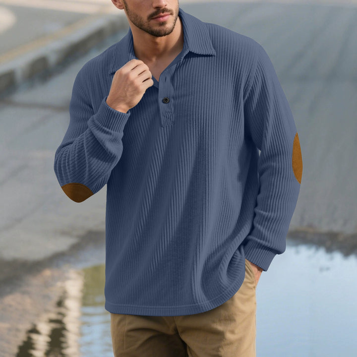 Herren nan gerippter Freizeit-Polo mit Kentkragen, kurzer Knopfleiste und Velours-Ellenbogenpatch Drune