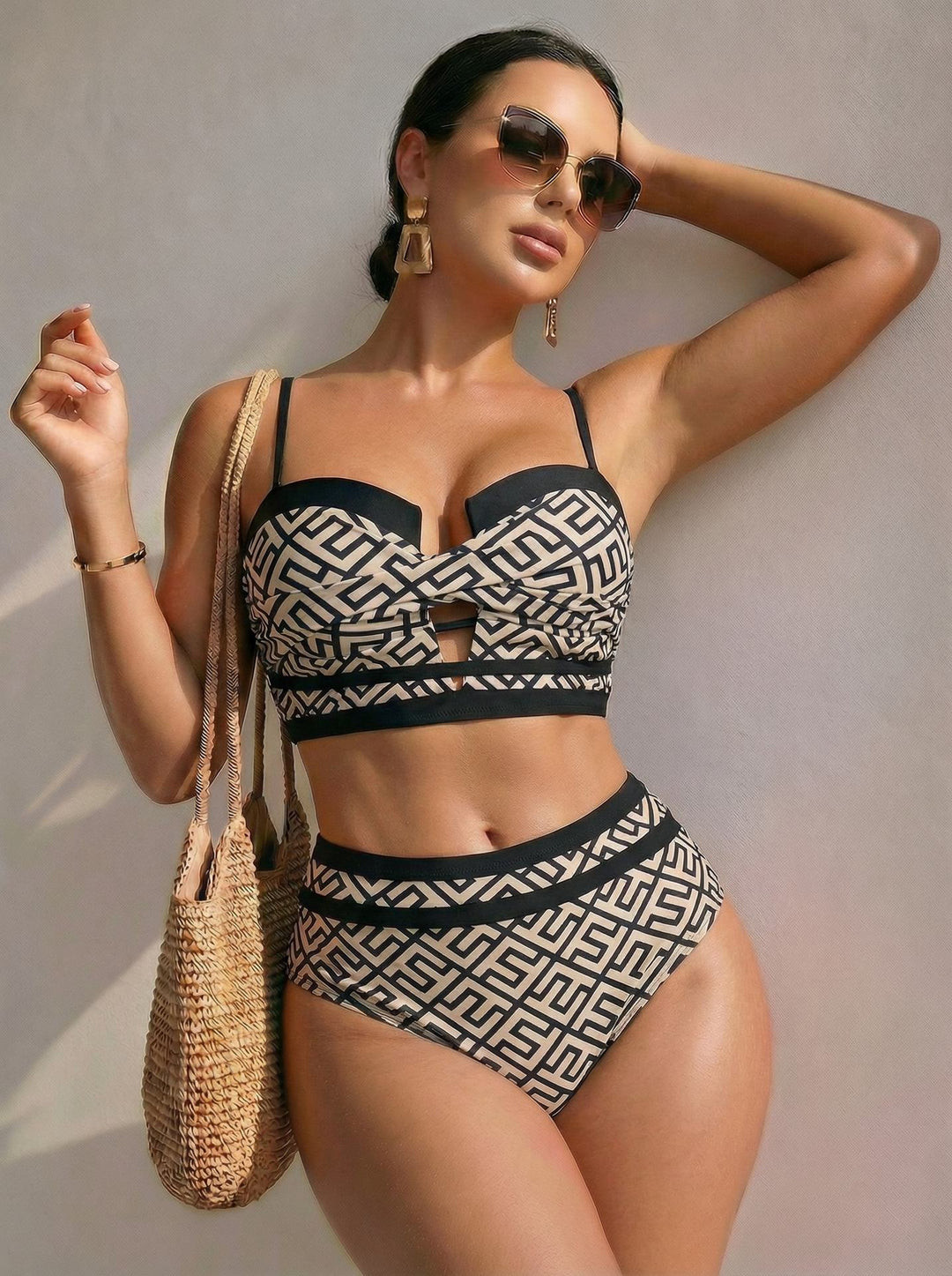 Damen Hoch geschnittener Bikini mit trendigem Cut-Out und geometrischem Muster Drune