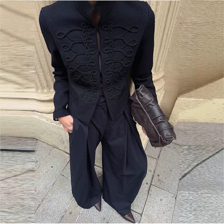 Damen Kurze militärisch inspirierte Jacke mit Zierkordeln und fransigem Saum Drune