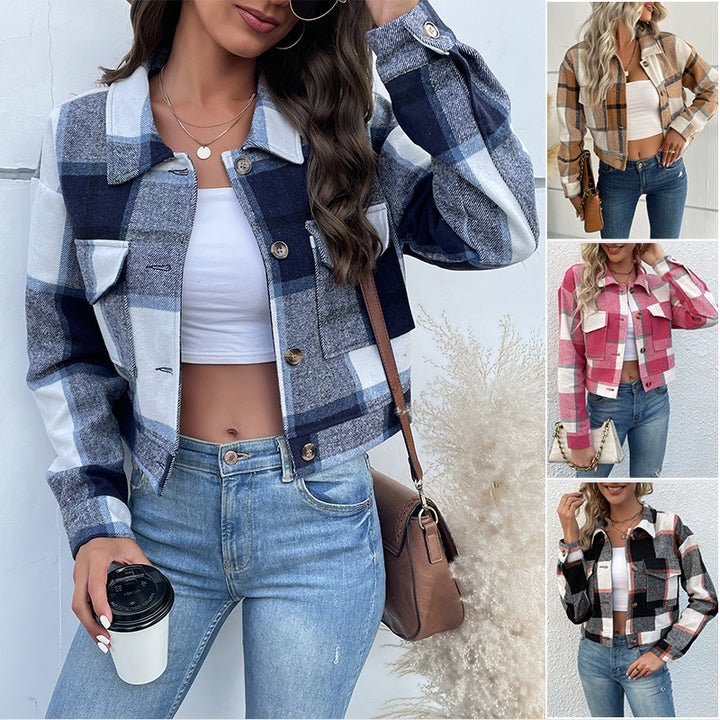 Damen Kurz geschnittene karierte Overshirt‑Jacke mit Brustklappen und Holzknöpfen Drune