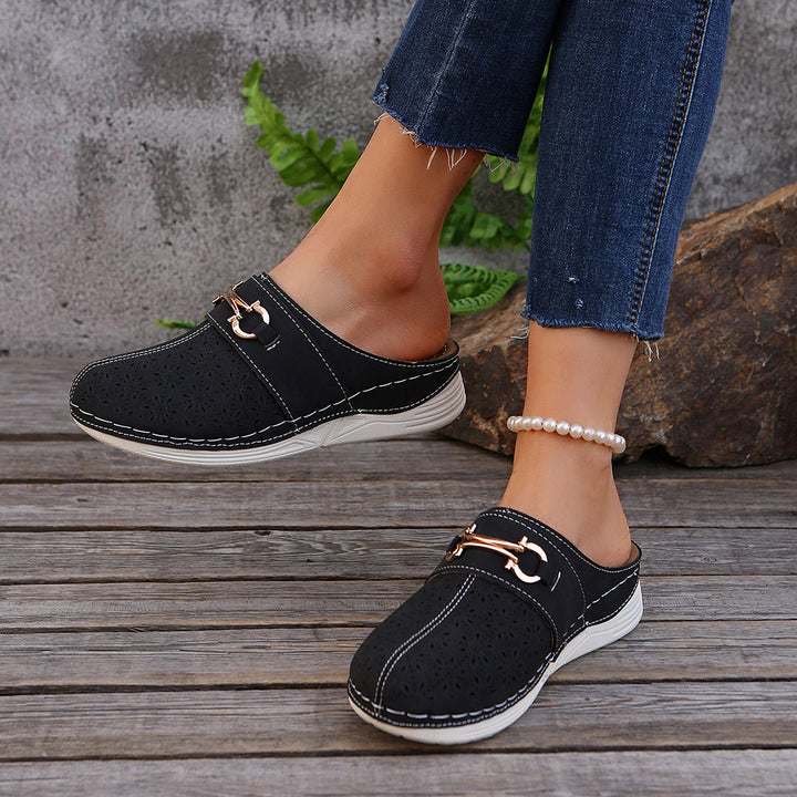 Damen Clogs mit floralem Lochdesign und komfortabler Fußbettgestaltung Drune