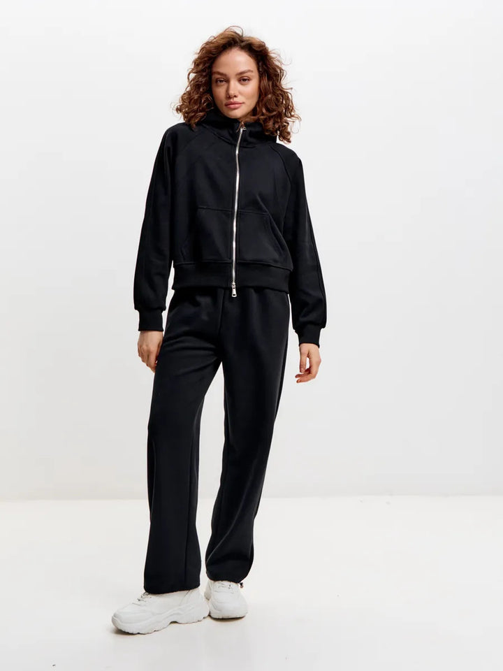 Damen entspanntes Fleece-Zweiteiler Set mit Raglan-Kapuzenjacke, durchgehendem Reißverschluss und gerader Relax-Jogginghose Drune