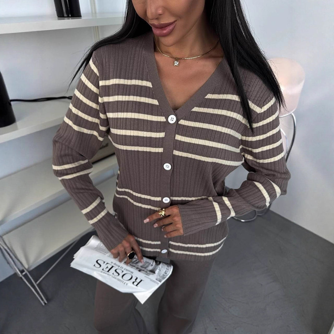Damen Strick-Loungewear-Set aus Feinripp mit Button-Cardigan, Spaghetti-Top und weitem Jogger Drune