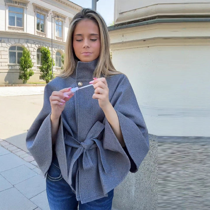 Damen Kurzcape-Mantel aus Wollmix mit Stehkragen, weitem Kimonoärmel und Bindegürtel Drune