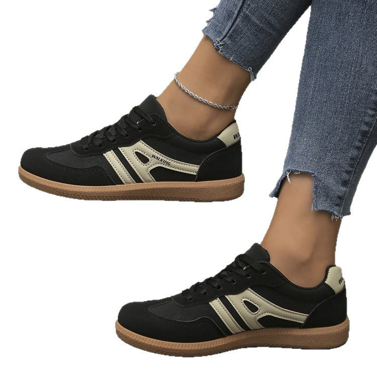 Damen Casual-Sneaker im Retro-Look aus Wildlederimitat mit kontrastierenden Zierstreifen und dämpfender Gummisohle Drune