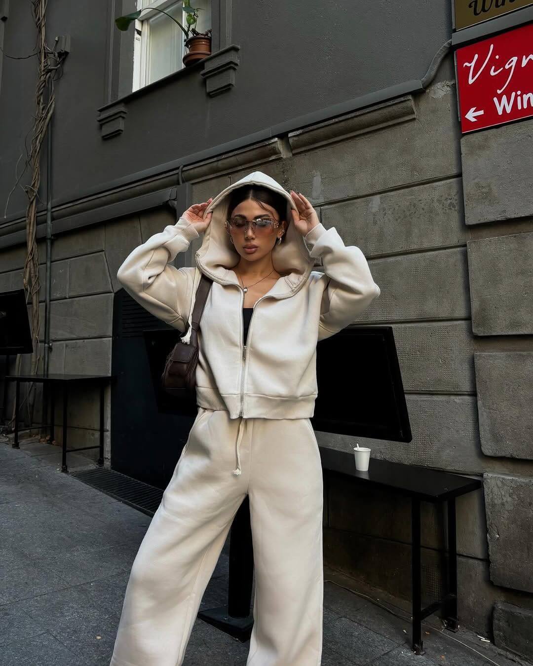 Damen Zweiteiliges Loungewear-Set mit kurz geschnittener Zip-Kapuzenjacke und weitem High-Waist-Jogger Drune