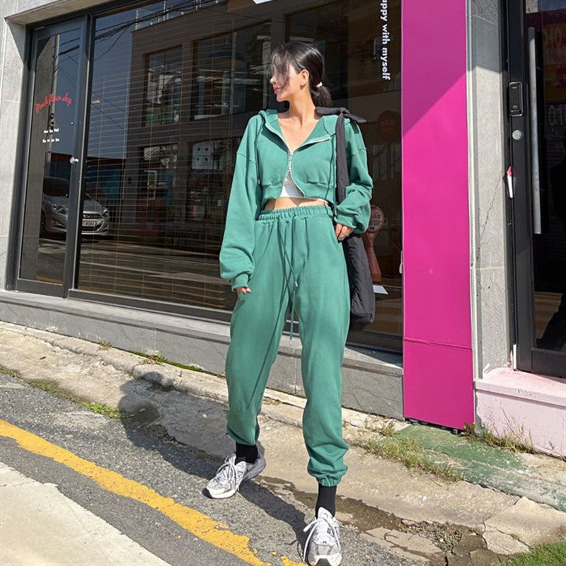 Damen sportliches Zweiteiler-Set mit cropped Kapuzenjacke und bequemen Jogginghose Drune