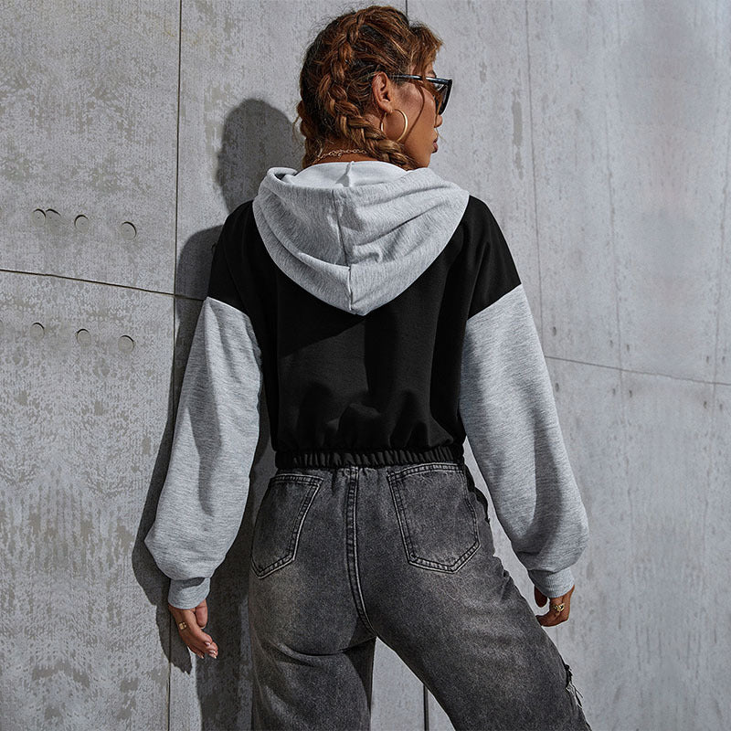 Damen Kurzgeschnittener Kapuzenpullover mit Teddy‑Print, Colorblock‑Ärmeln und elastischem Saum Drune