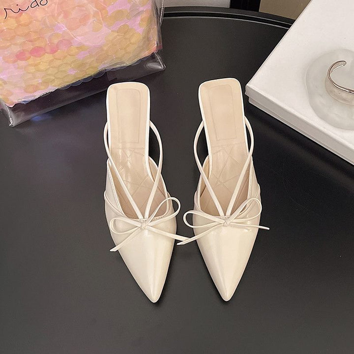 Damen Spitz zulaufende Mules mit feinen Slingback‑Riemchen und Zierschleife Drune