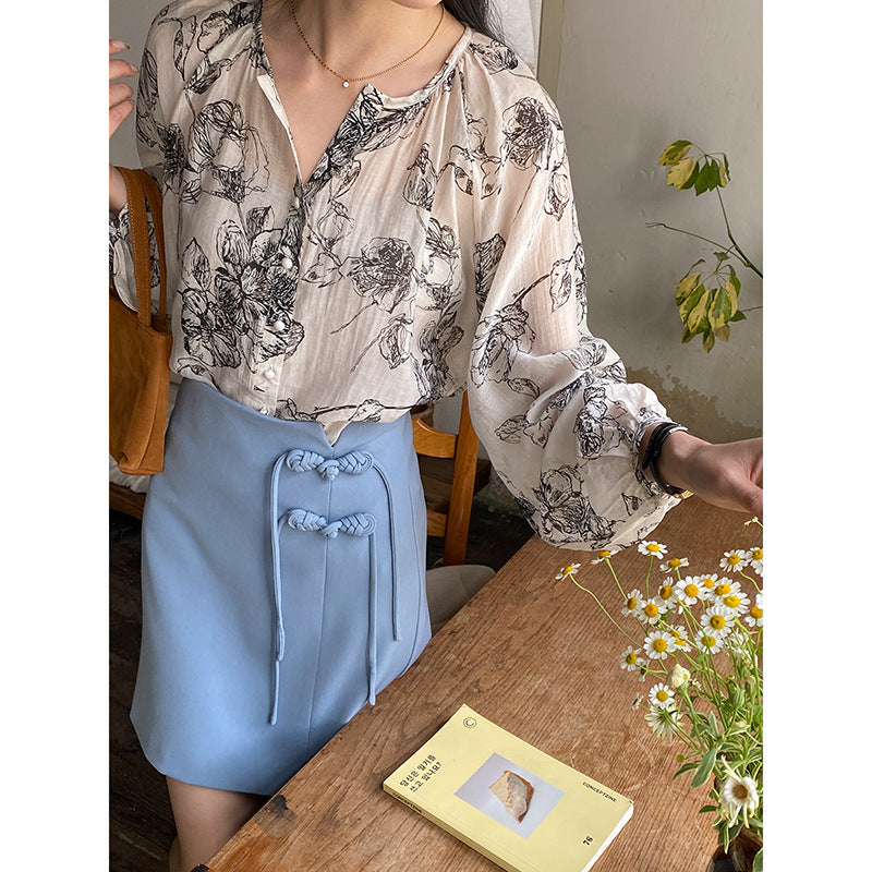 Damen Bluse mit floralem Muster und Knopfdetails Drune