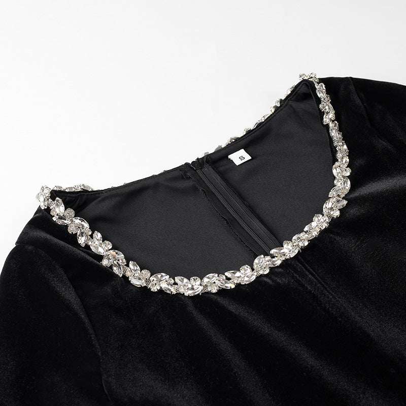 Damen Velourskleid mit eleganter Schmuckkragenverzierung Drune