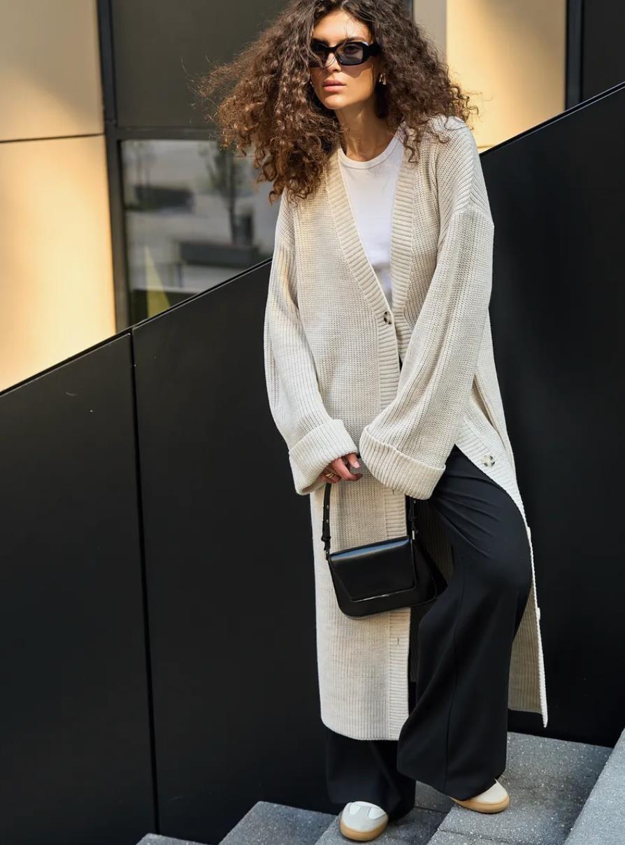 Damen Modischer Strickmantel mit weitem Schnitt und innovativen Knopfdetails Drune