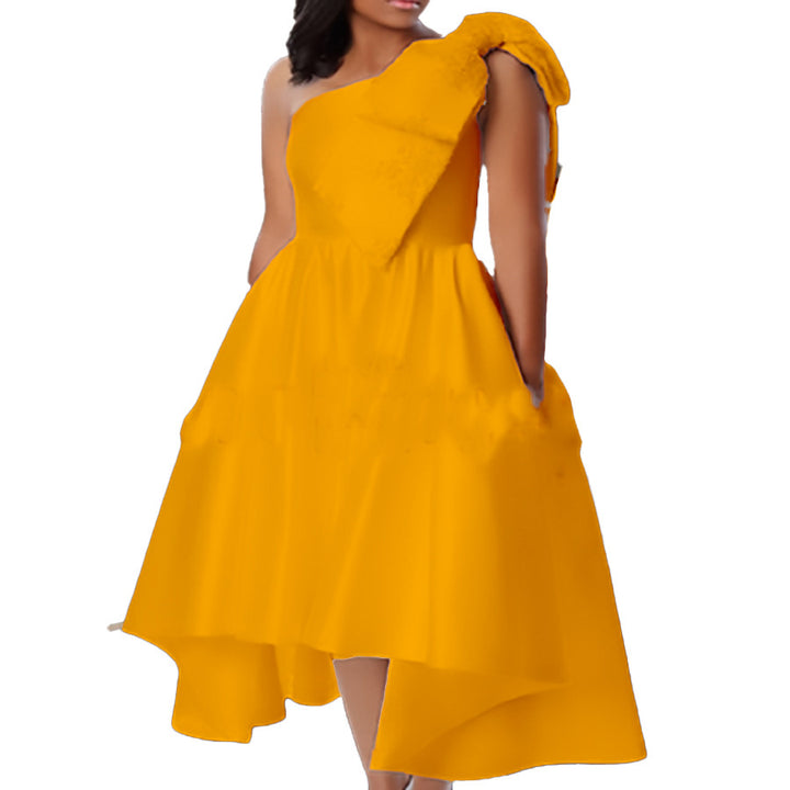 Damen asymmetrisches Kleid mit voluminösem Schößchen und elegante Drapierung Drune