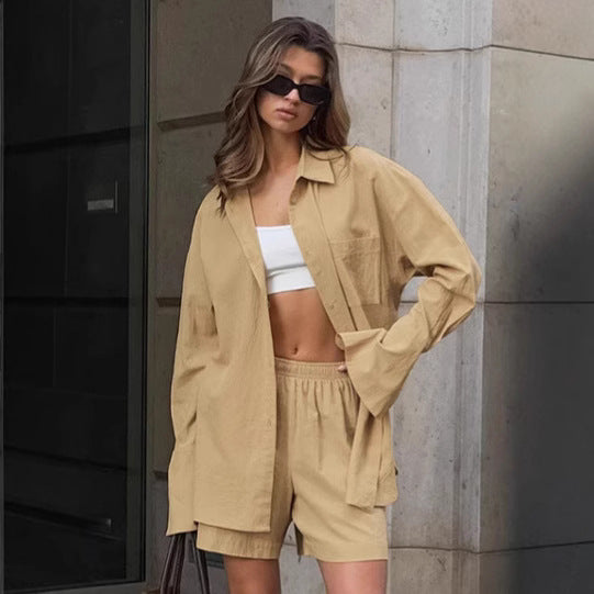 Damen lässiges Ensemble aus oversized Hemdbluse und Shorts im modernen Schnitt Drune