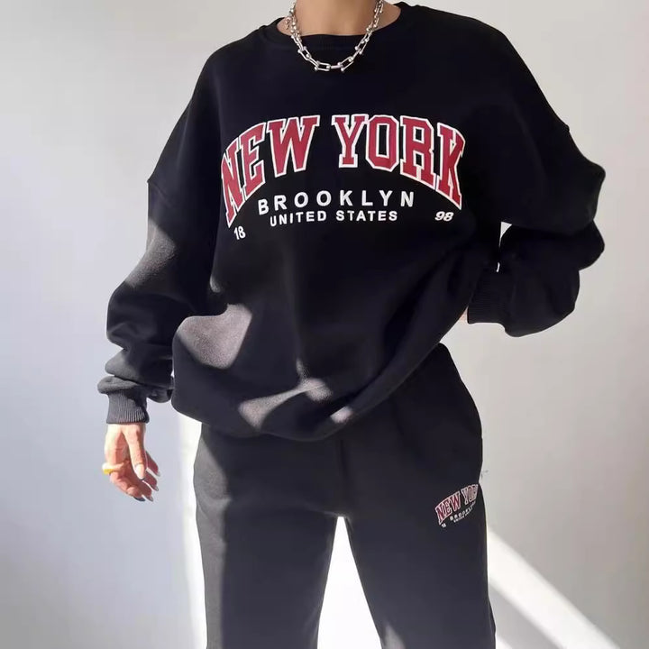 Damen Oversized Lounge-Set aus Baumwollfleece mit Collegestickerei und relaxed Jogginghose Drune