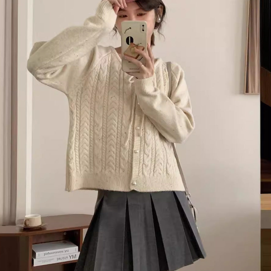 Damen Grobstrickjacke mit eleganten Perlenknöpfen und strukturiertem Design Drune