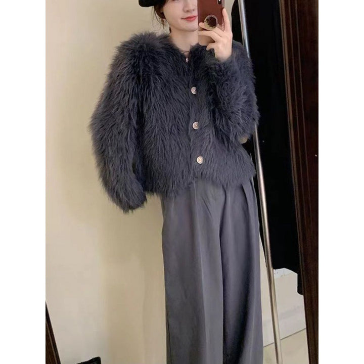Damen Fluffy Kurzjacke mit eleganten Knopfdetails Drune