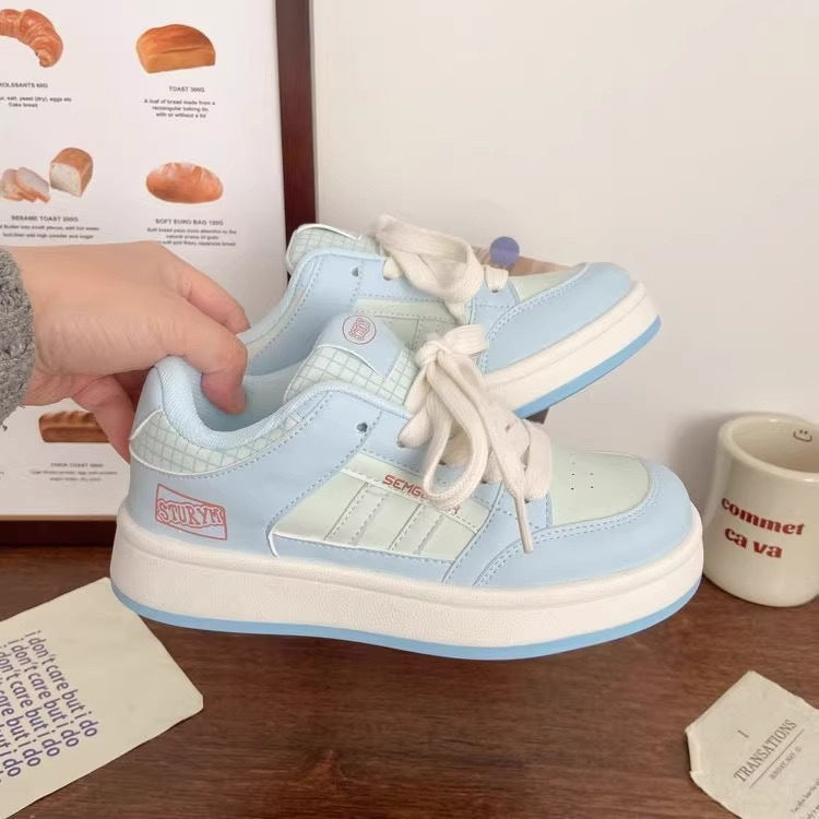 Damen Sportliche Plateau-Sneaker mit ausgeprägtem Schnürsystem und trendigem Design Drune