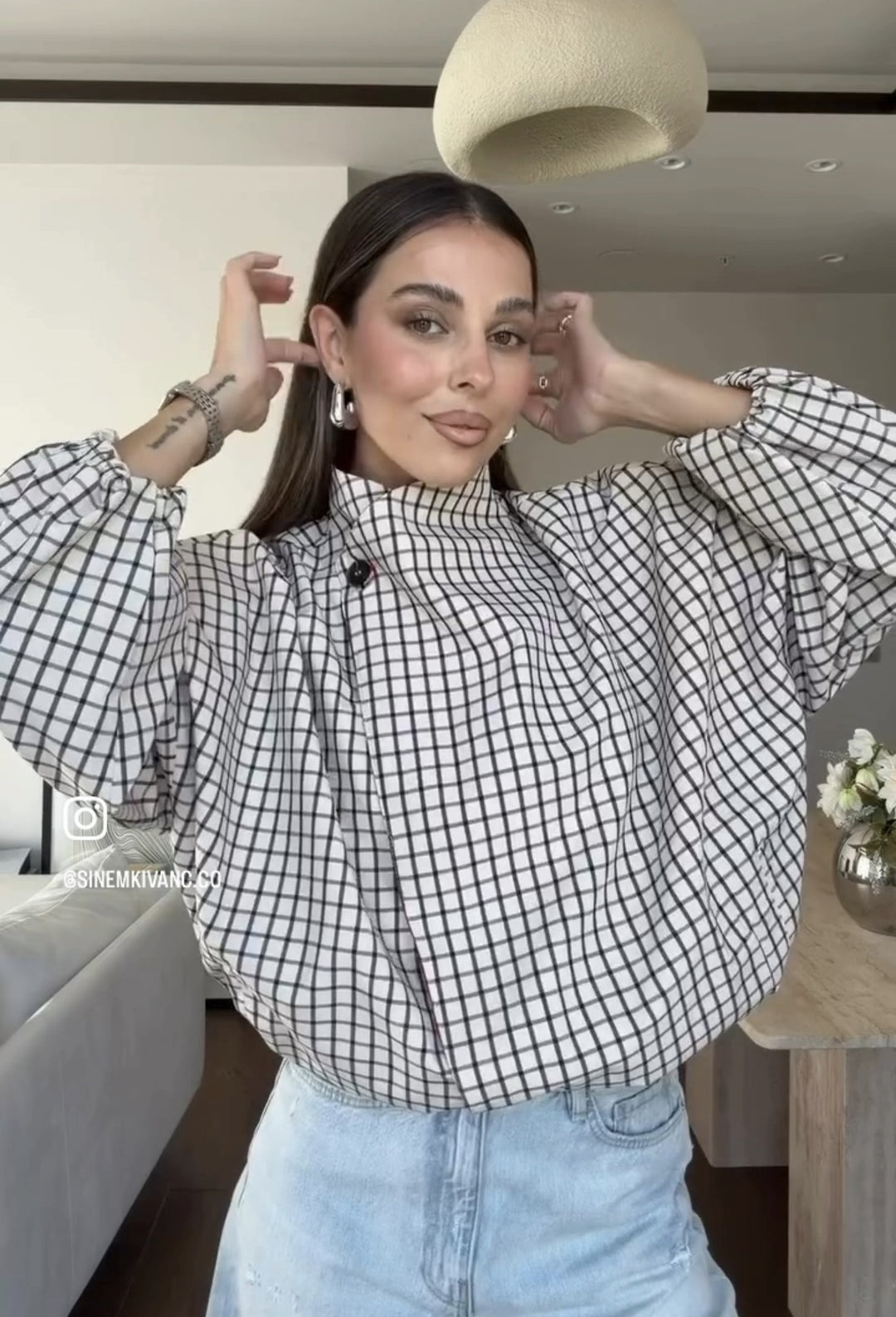 Damen Oversize-Bluse mit Stehkragen, karierter Optik und Ballonärmeln Drune
