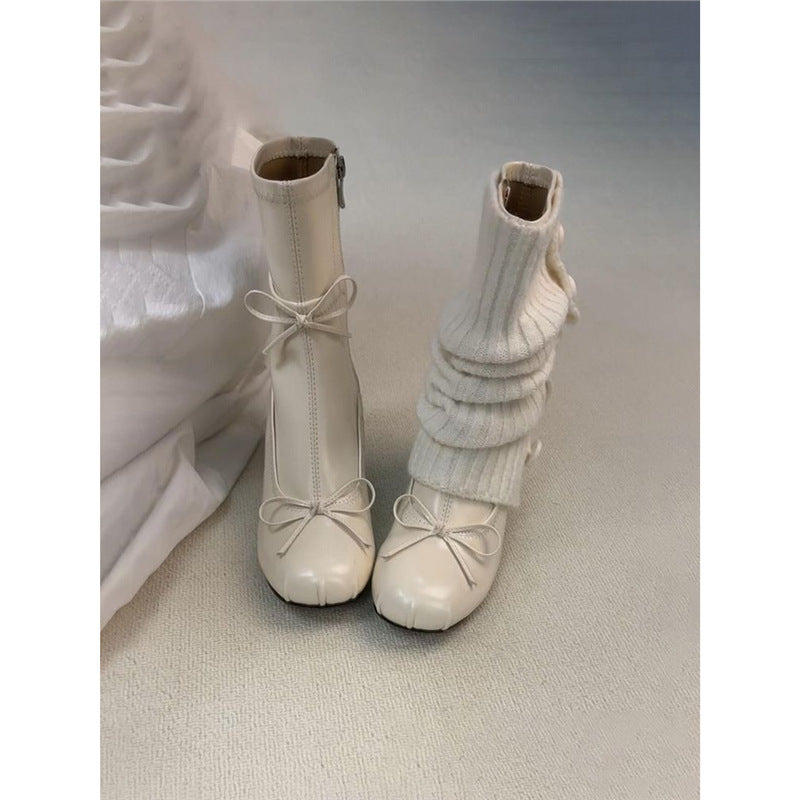 Damen Knöchelhohe Stiefeletten mit geformtem Blockabsatz, sichtbarer Ziernaht und Schleifen‑Detail Drune
