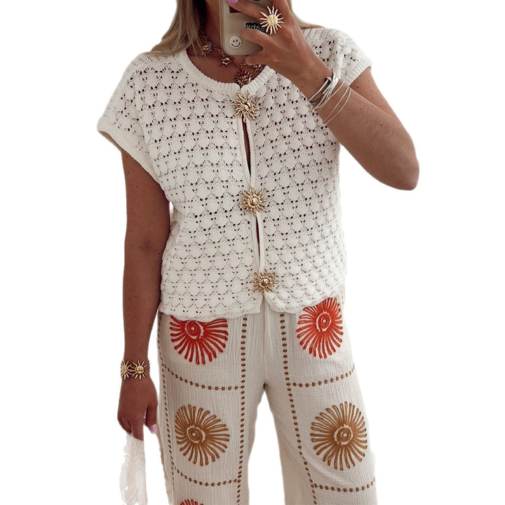 Damen Strickoberteil mit floralen Knöpfen und luftiger Verarbeitung Drune